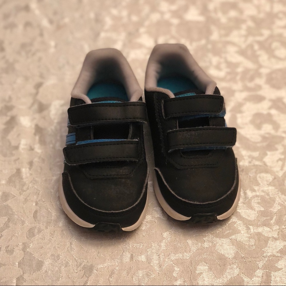 Adidas toddler boys shoes size 8